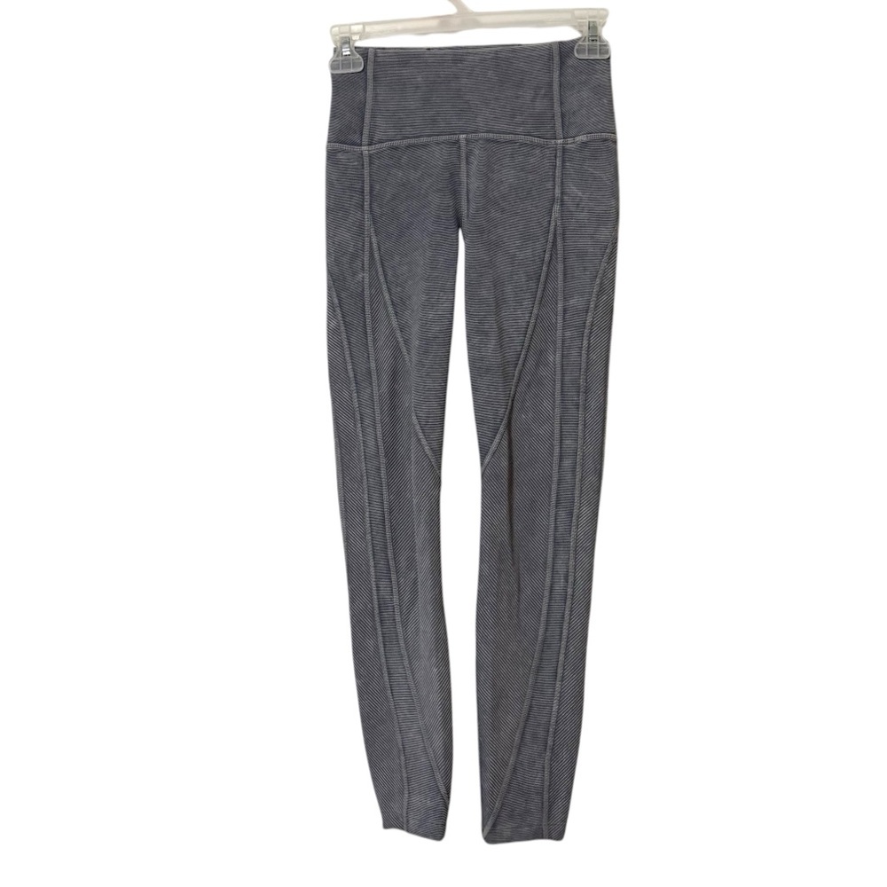 Lululemon Gray Wunder Under Textured Leggings Size 2 High Rise Yoga Gym